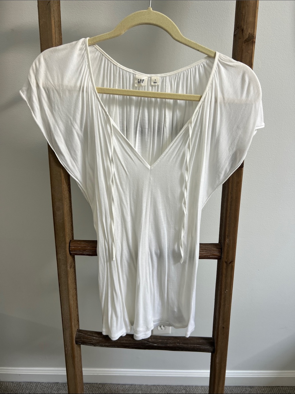 GAP White V-Neck Short Sleeve Tunic Top Size S